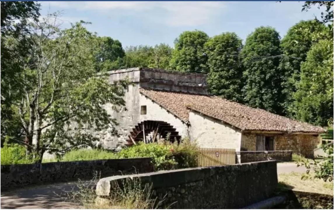 Chez Sarah - L'Escapade Acomodação com café da manhã Javerlhac-et-la-Chapelle-Saint-Robert Exterior foto